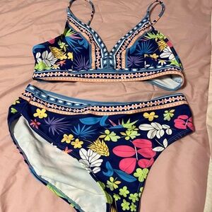 Ladies size Large bathing suit worn once just too big for me